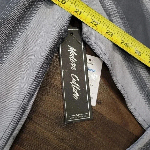 Modern Culture Button Shirt Gray Striped Long Sleeve Size Large NWT - Picture 7 of 8